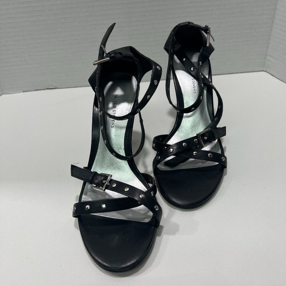 Black Stiletto heels Sandals to dressing up your outfit